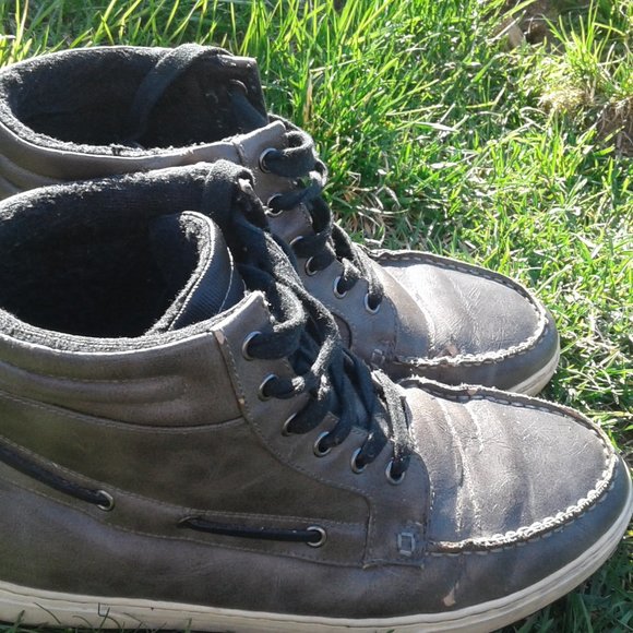 High Top Shoe - Picture 3 of 6